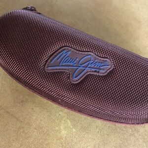 😎 Maui Jim’s Sunglass Case